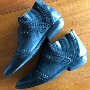 Leather Western Ankle boots 7.5 Brazilian made